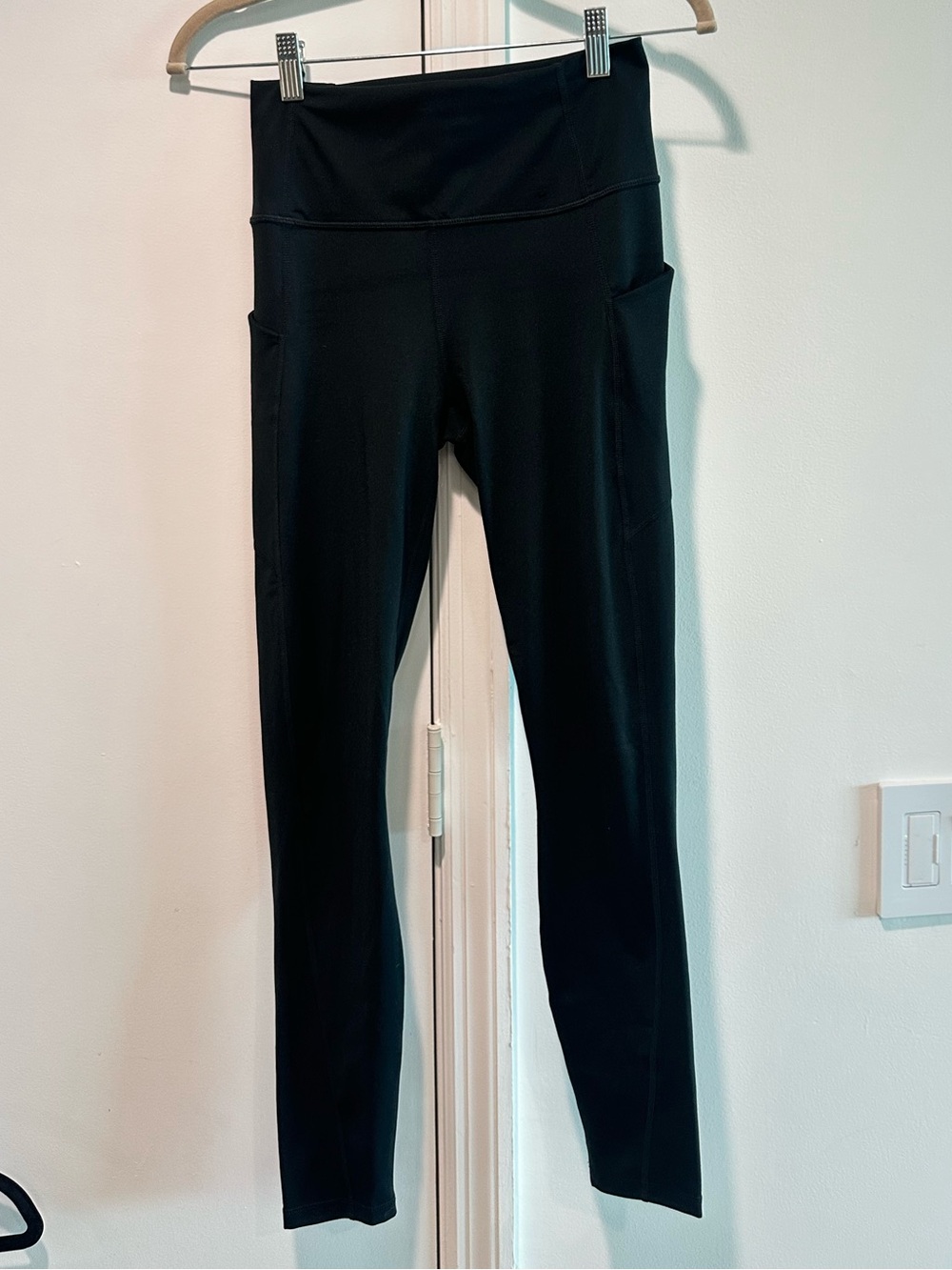 Fabletics Black High-Waisted Pocket Leggings Size M Activewear